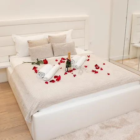 Sinfonia Lux Apartment