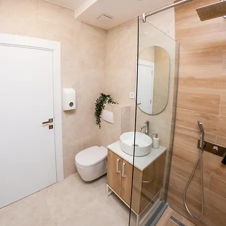 Sinfonia Lux Apartment *