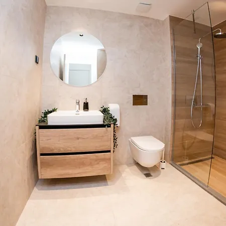 Sinfonia Lux Apartment *