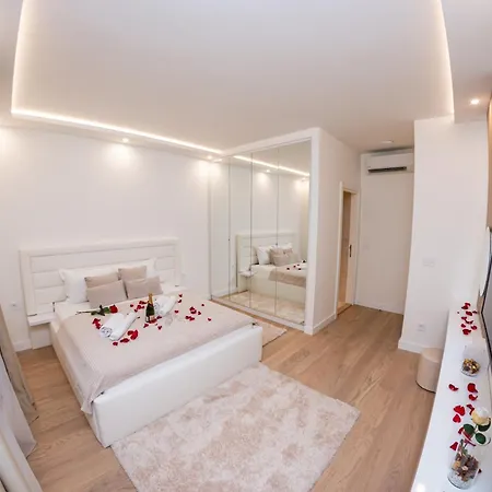 Sinfonia Lux Apartman *