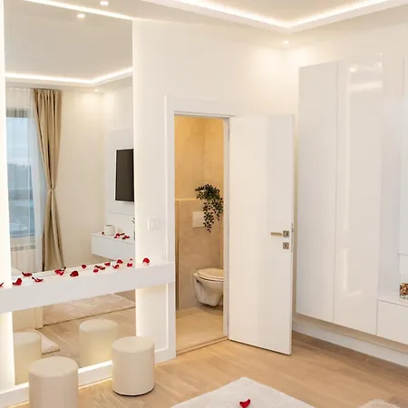 Sinfonia Lux Apartment *